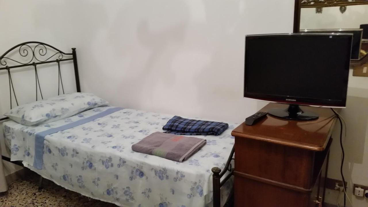 Bed and Breakfast Casa Gramsci Модена Экстерьер фото