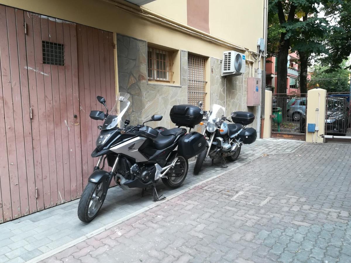 Bed and Breakfast Casa Gramsci Модена Экстерьер фото